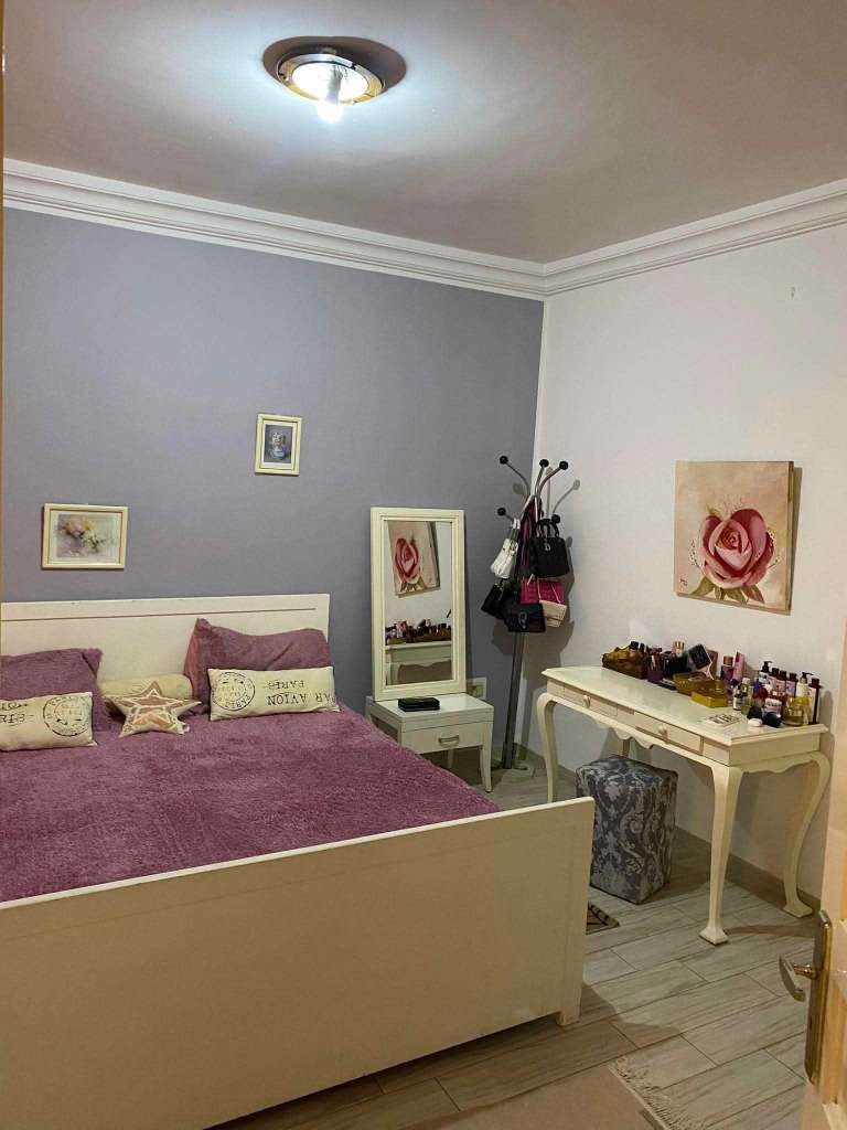 Apprt s1 meuble a louer a khzema pour année scolaire 
Prix 900 dt 
Tél 94 788 011