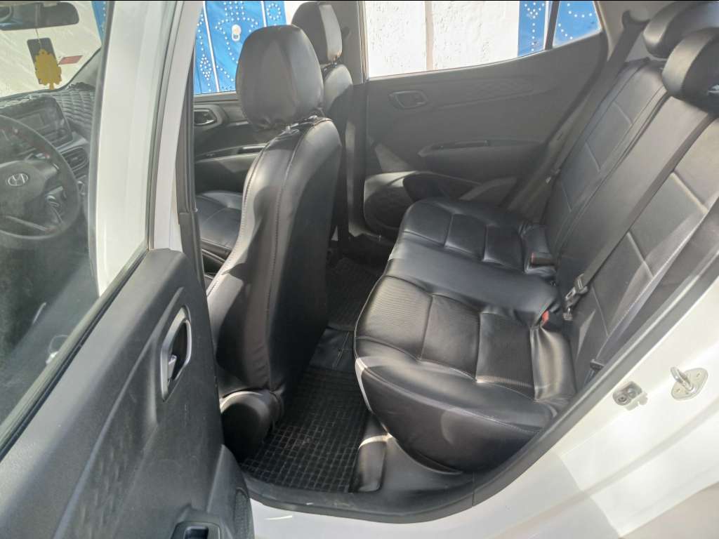 HYUNDAI GRANDE i10 ESSENCE Tel 24 313 594