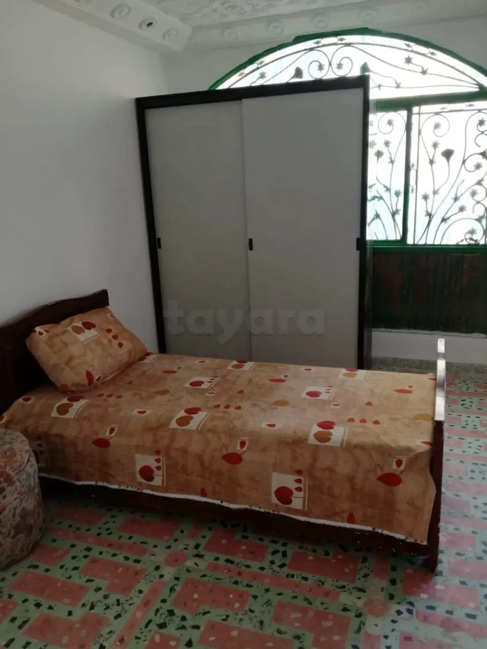 un rez-de-jardin d'une villa s+0 meublé a louer situé a manar 3 prés de manar city