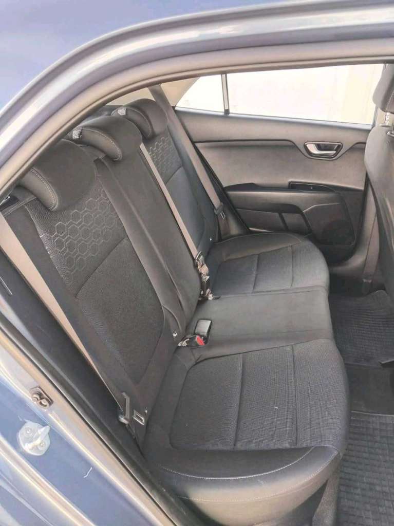 KIA RIO COUPÉ PREMIÈRE MAIN EN EXCELLENT ÉTAT