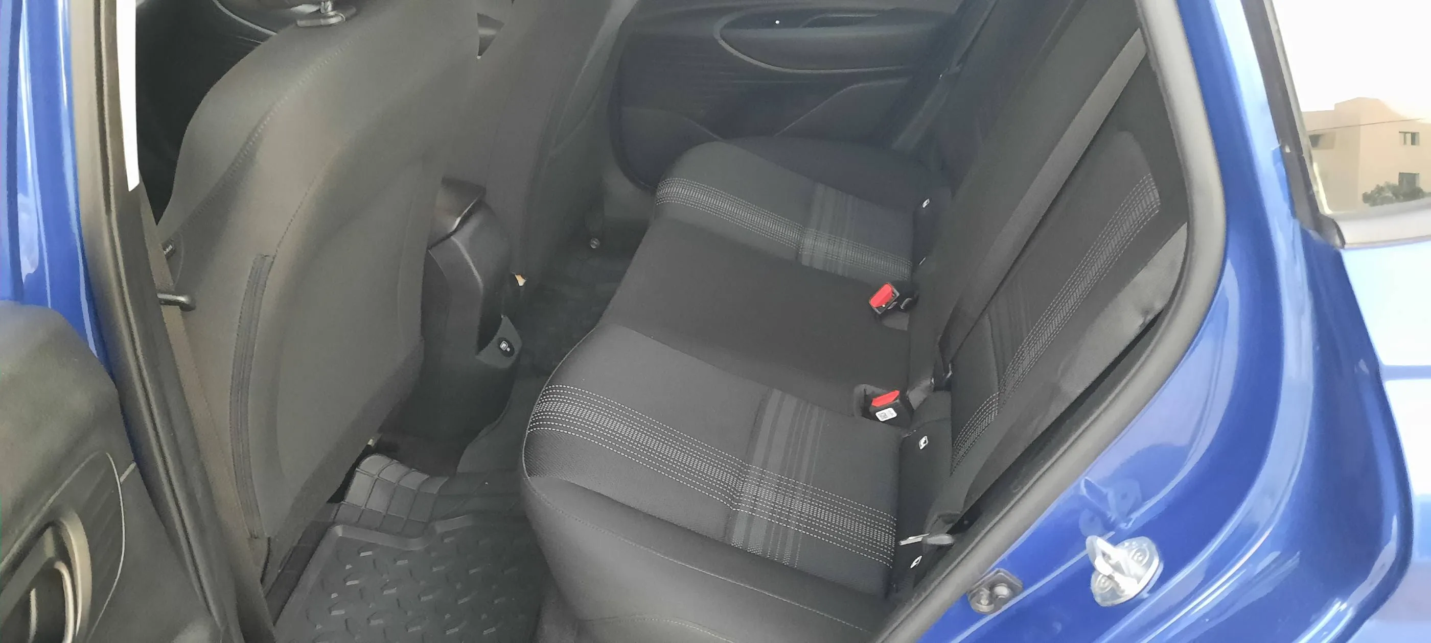 hyundai i20 etat origine 4cylindres 5cv essence 1.2L faible km Tl :28431642