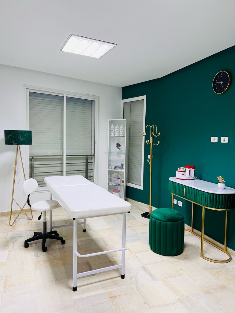 Cession Fonds de Commerce Centre d'Esthétique et de beauté (240 m²) - Route Principale Soukra