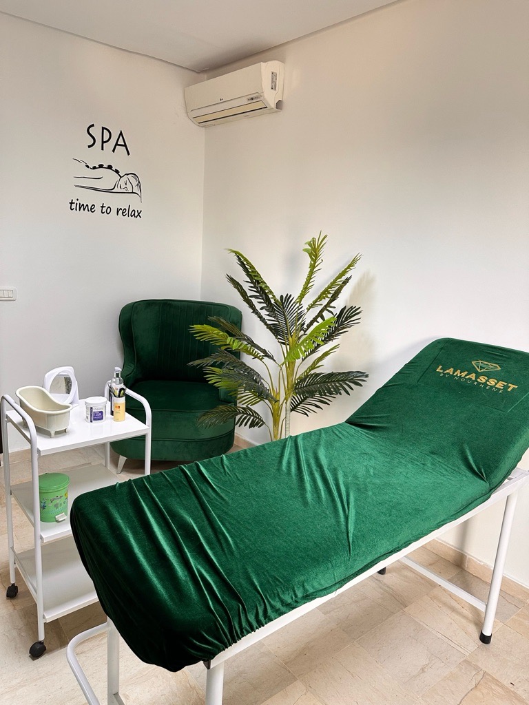 Cession Fonds de Commerce Centre d'Esthétique et de beauté (240 m²) - Route Principale Soukra