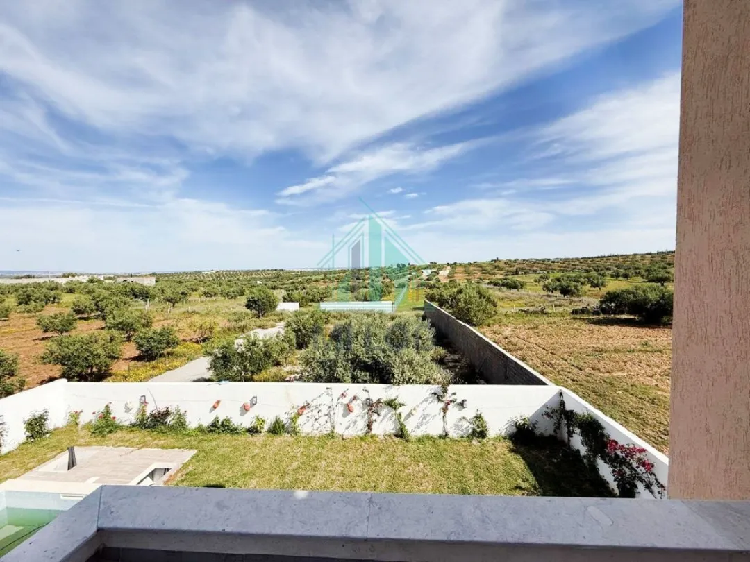 Villa de standing de 270 m² avec piscine à Hammamet