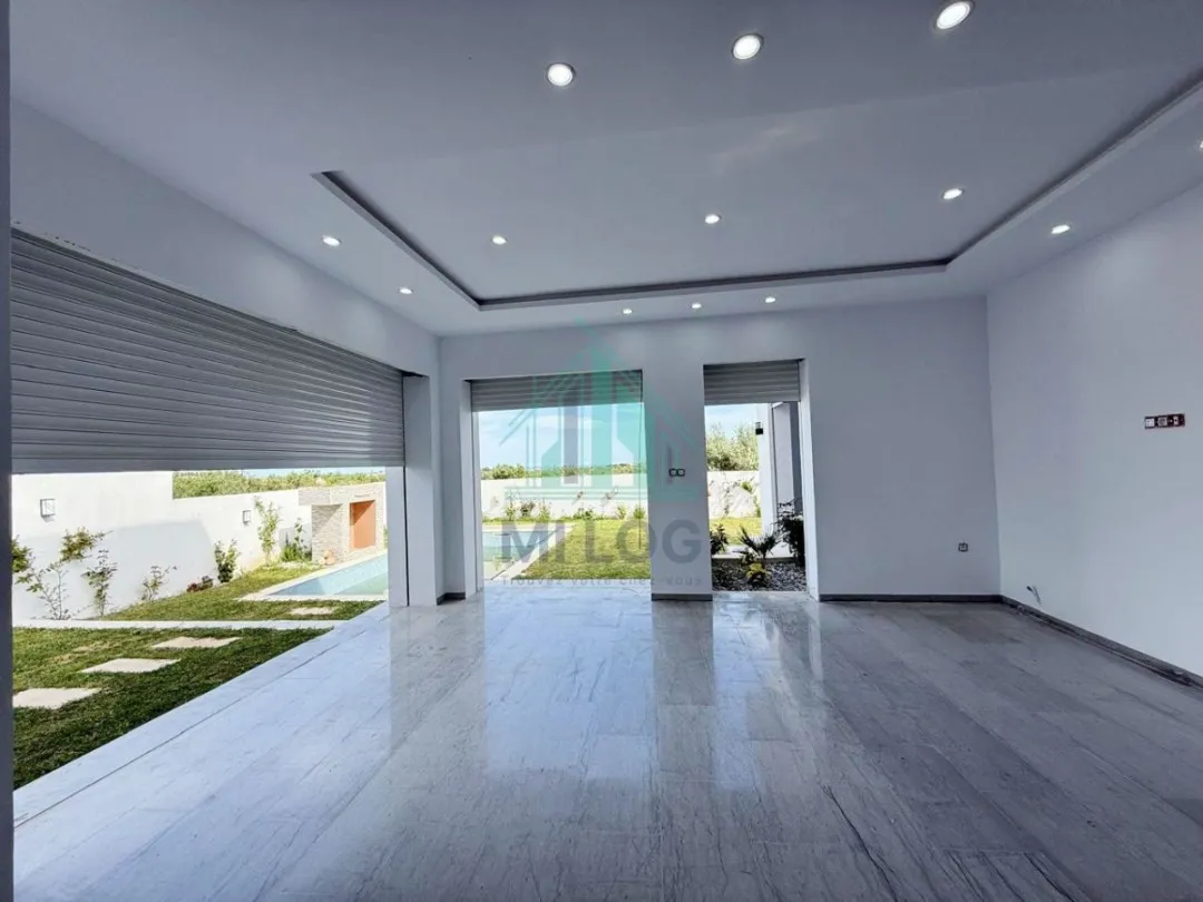 Villa de standing de 270 m² avec piscine à Hammamet