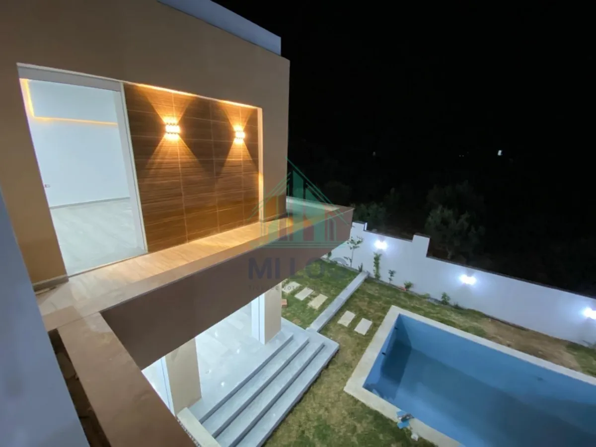 Villa de standing de 270 m² avec piscine à Hammamet