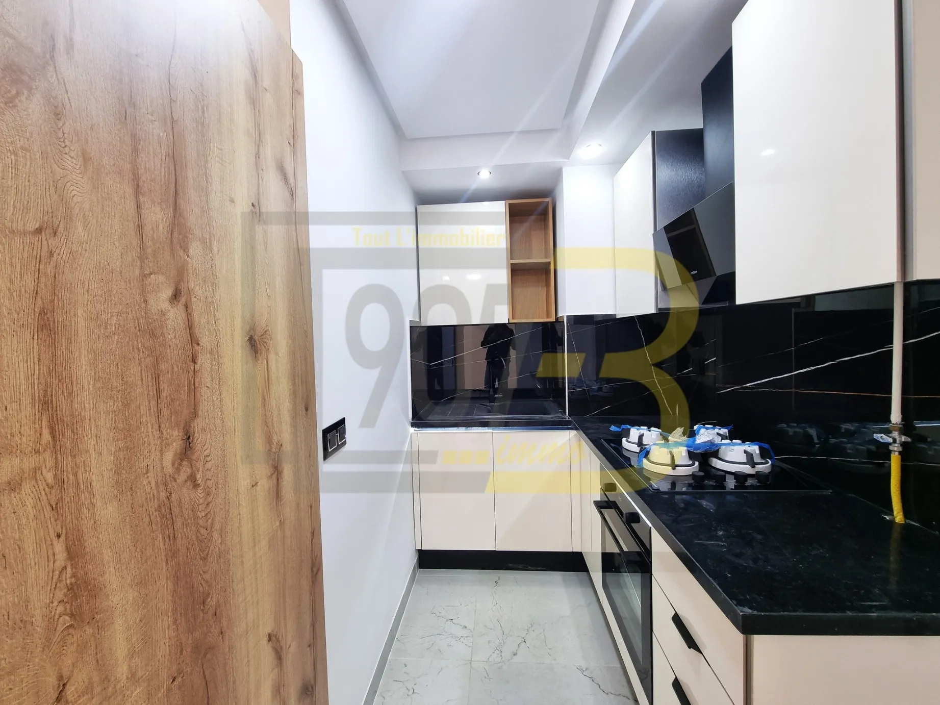 A louer un luxueux S+1 Jamais habité à Menzah 9c