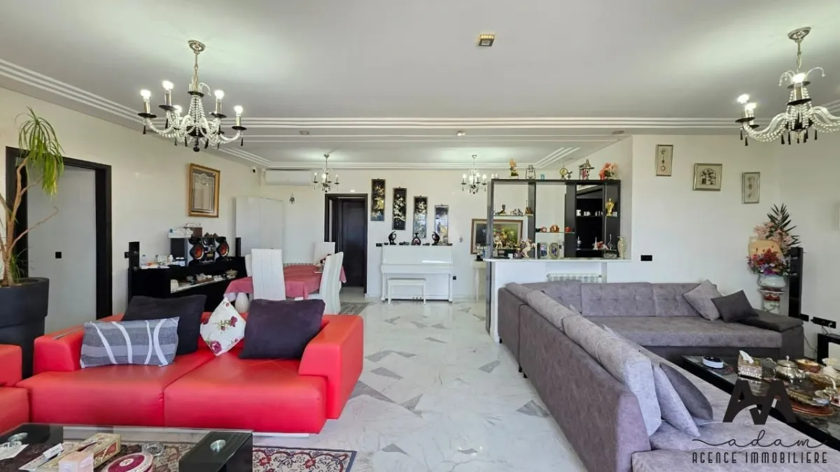 Penthouse S+3 de 366 m² avec Vue Mer à Mrezga