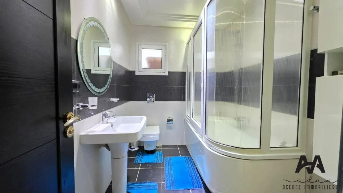 Penthouse S+3 de 366 m² avec Vue Mer à Mrezga