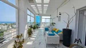 Penthouse S+3 de 366 m² avec Vue Mer  à Mrezga
