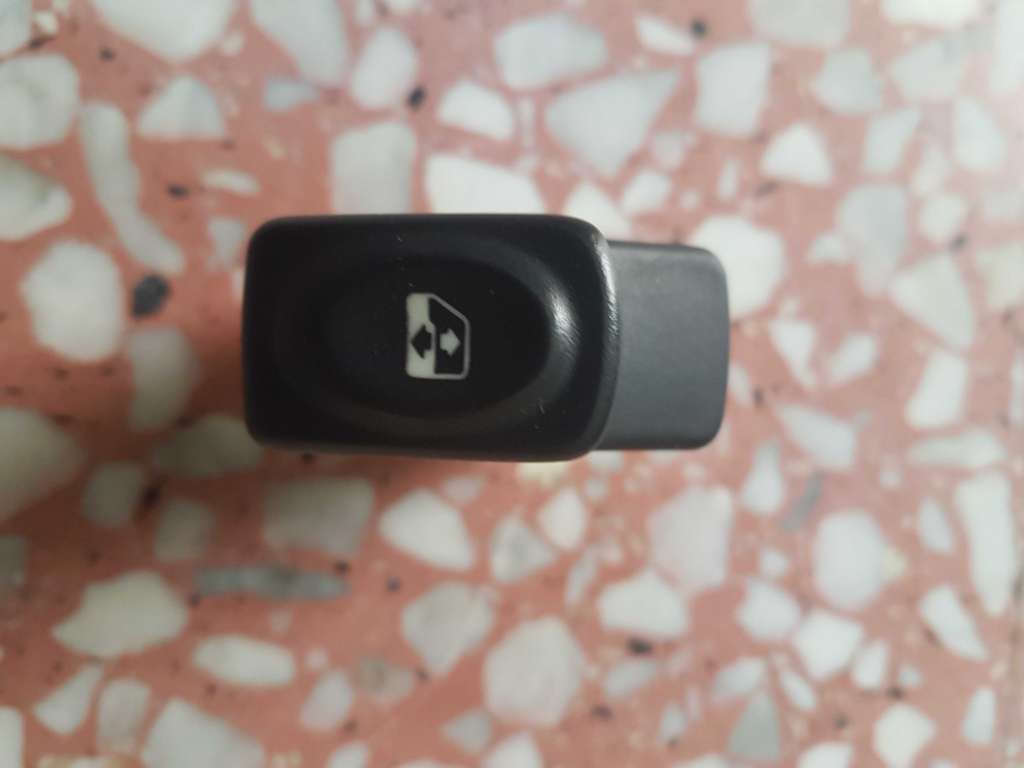 Bouton  Renault Clio dorigine 