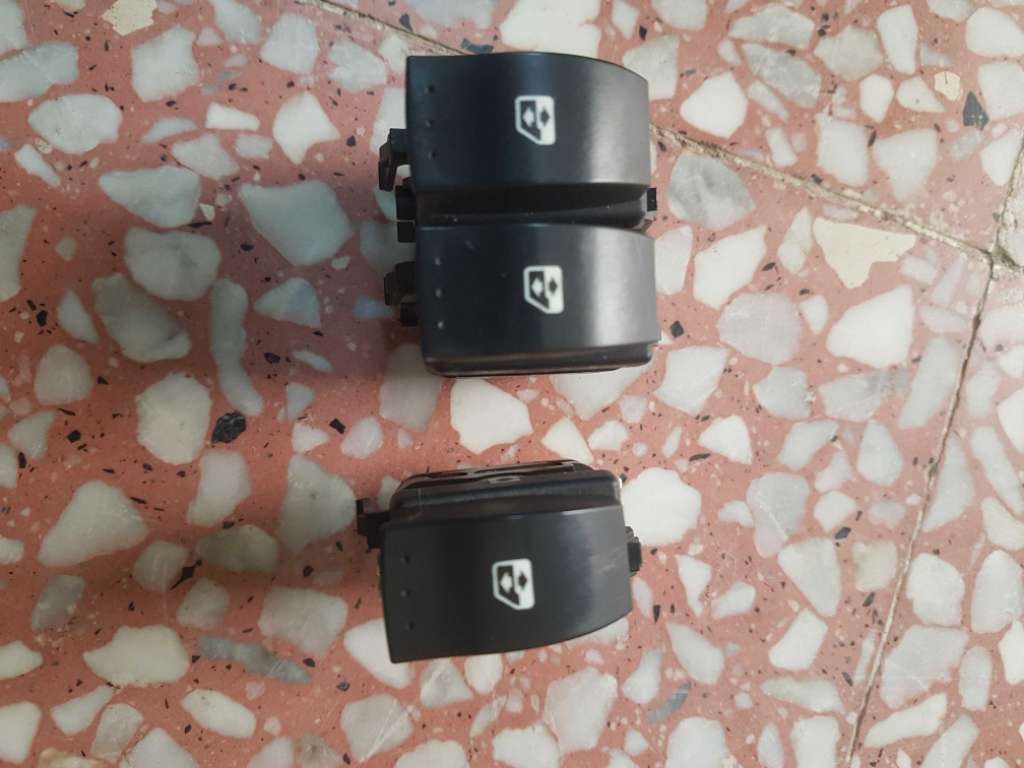 Bouton  Renault Clio dorigine 