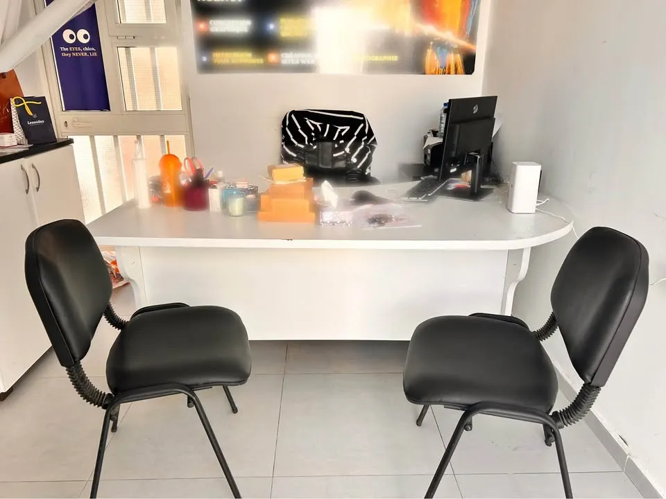 Table à manger + Bahut 