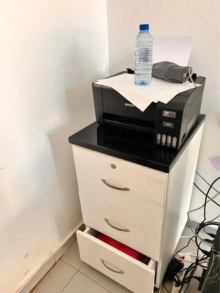 Table à manger + Bahut 