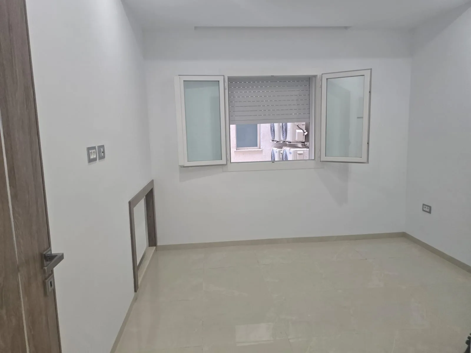 Avendre "Appartement S1 et S2 direct pied dans léau à Chatt-Mariem