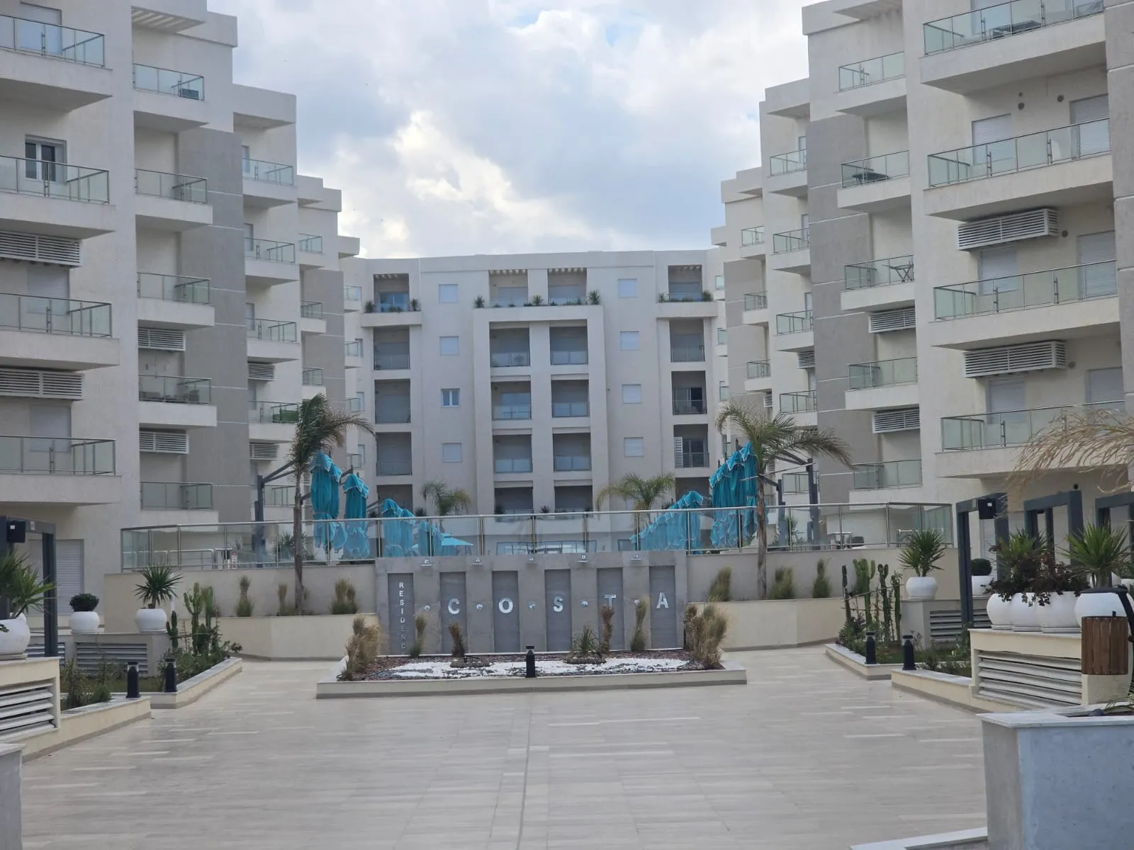 Avendre "Appartement S1 et S2 direct pied dans léau à Chatt-Mariem