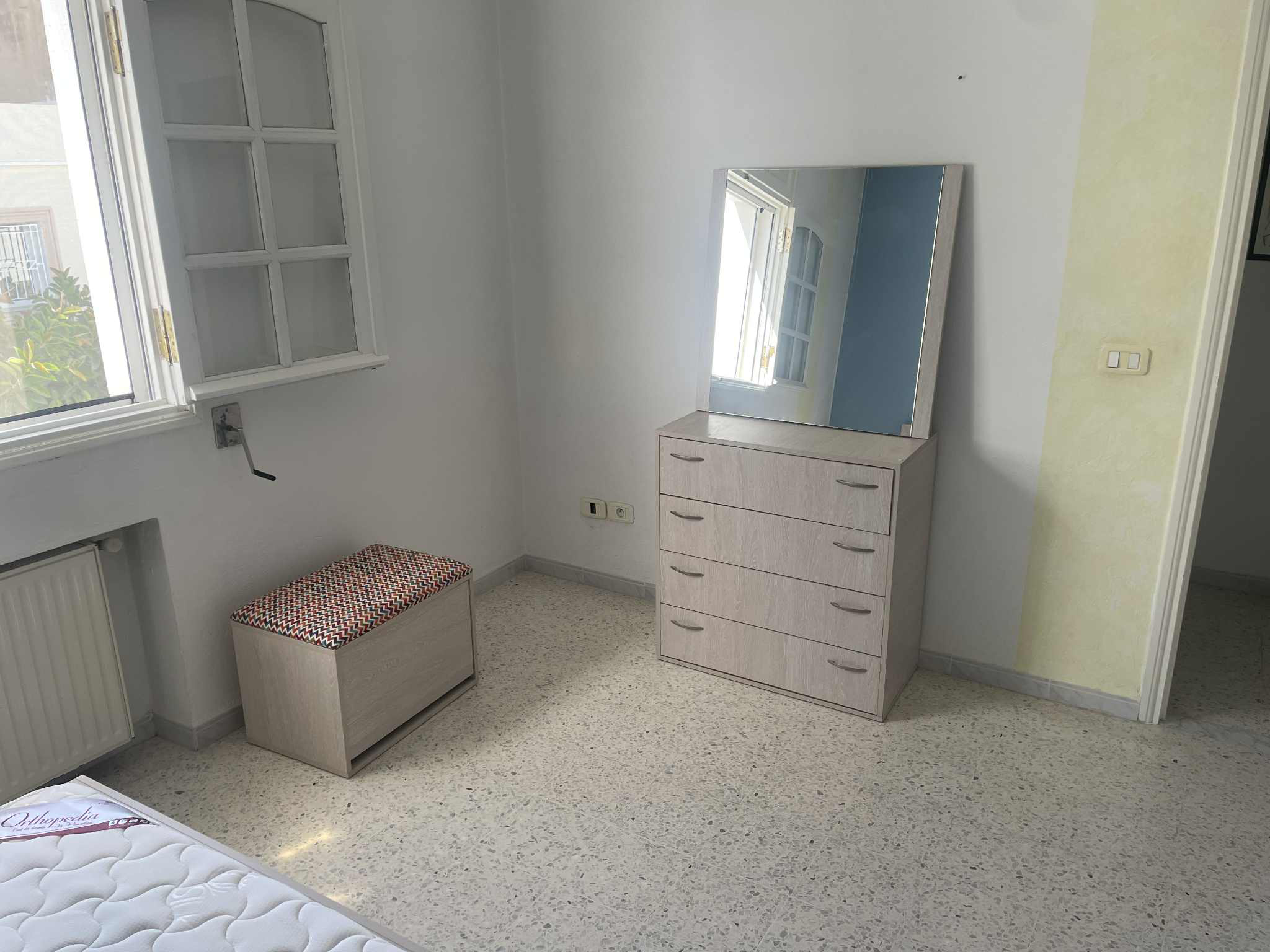 (À VENDRE) Chambre à coucher complète en très bon état - 1700 TND 
