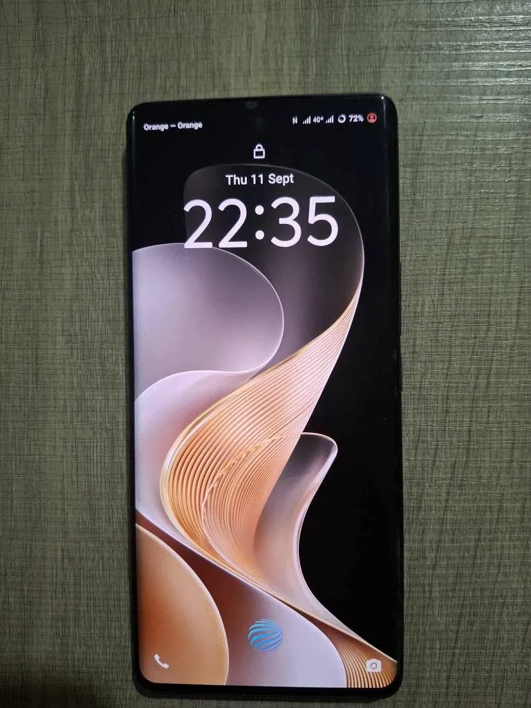 Vivo v 40