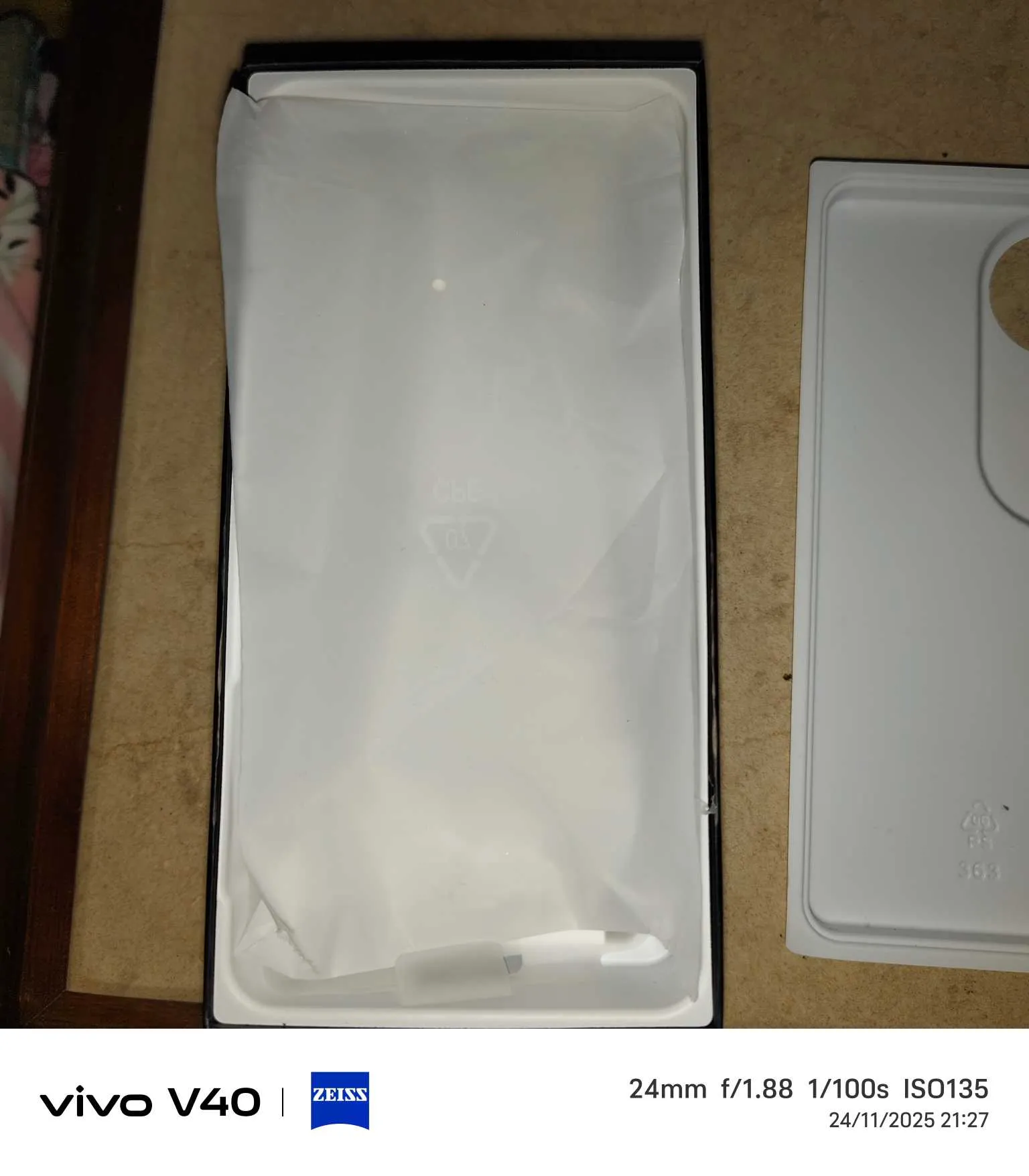 Vivo v 40