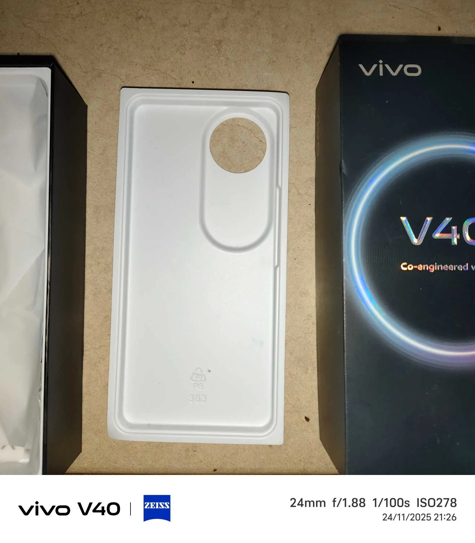 Vivo v 40