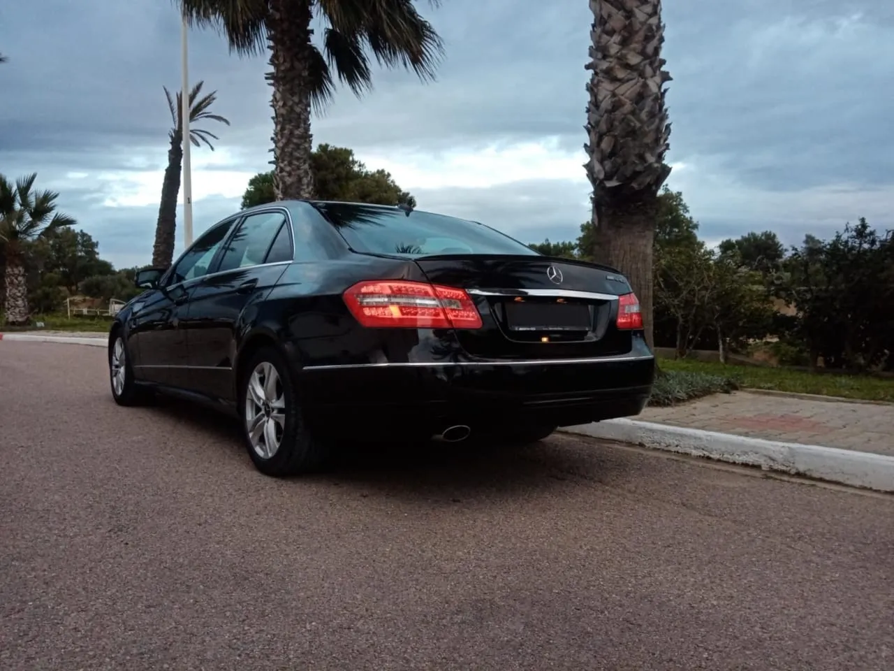 Mercedes-Benz Classe E 200 – 2010 – Boîte Auto – Essence – Toutes options