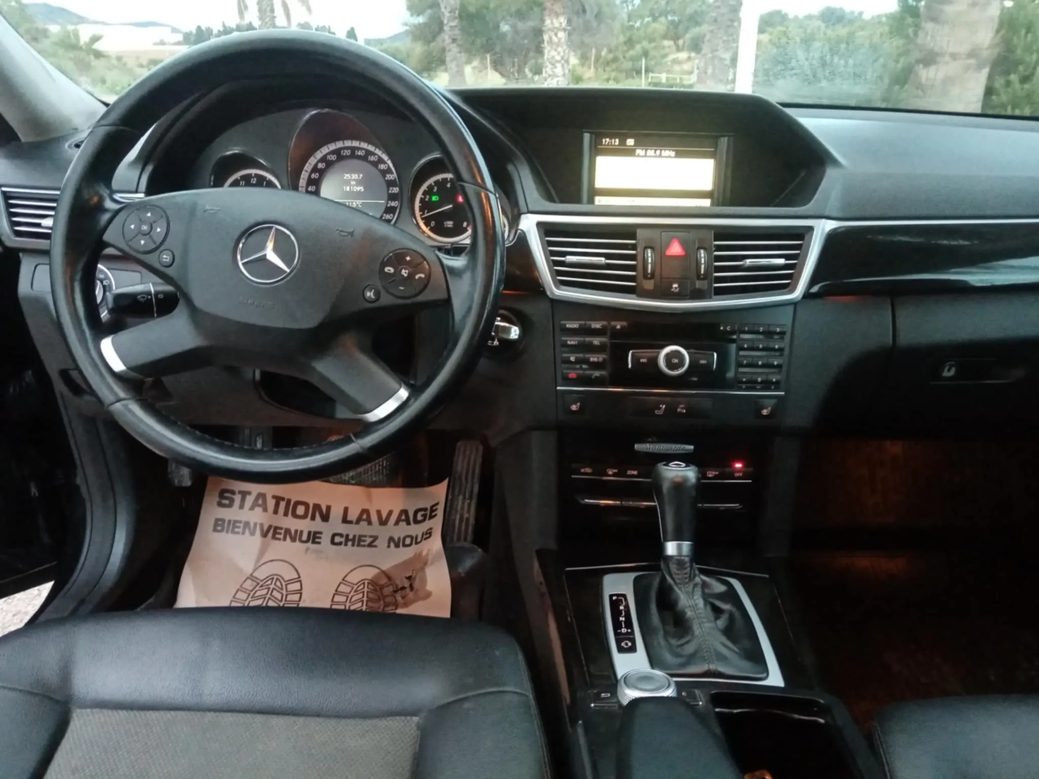 Mercedes-Benz Classe E 200 – 2010 – Boîte Auto – Essence – Toutes options