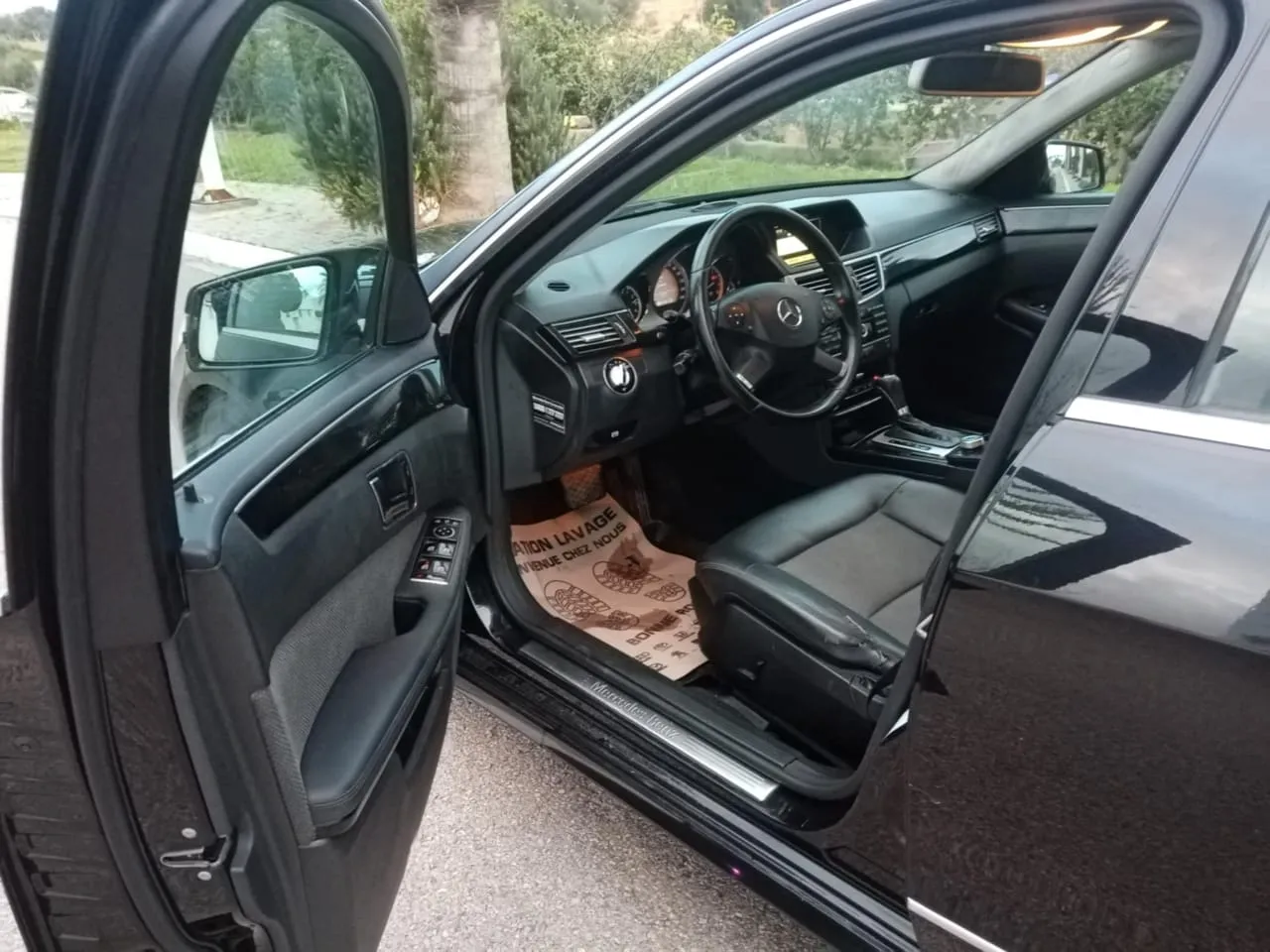 Mercedes-Benz Classe E 200 – 2010 – Boîte Auto – Essence – Toutes options