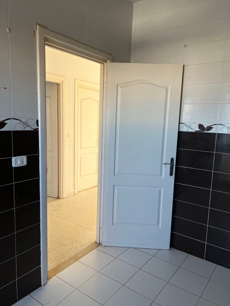 À louer : Appartement S+2 spacieux et lumineux bien situé