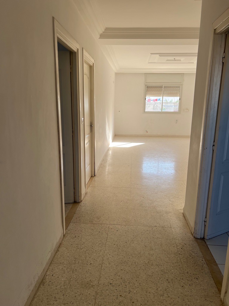 À louer : Appartement S+2 spacieux et lumineux bien situé