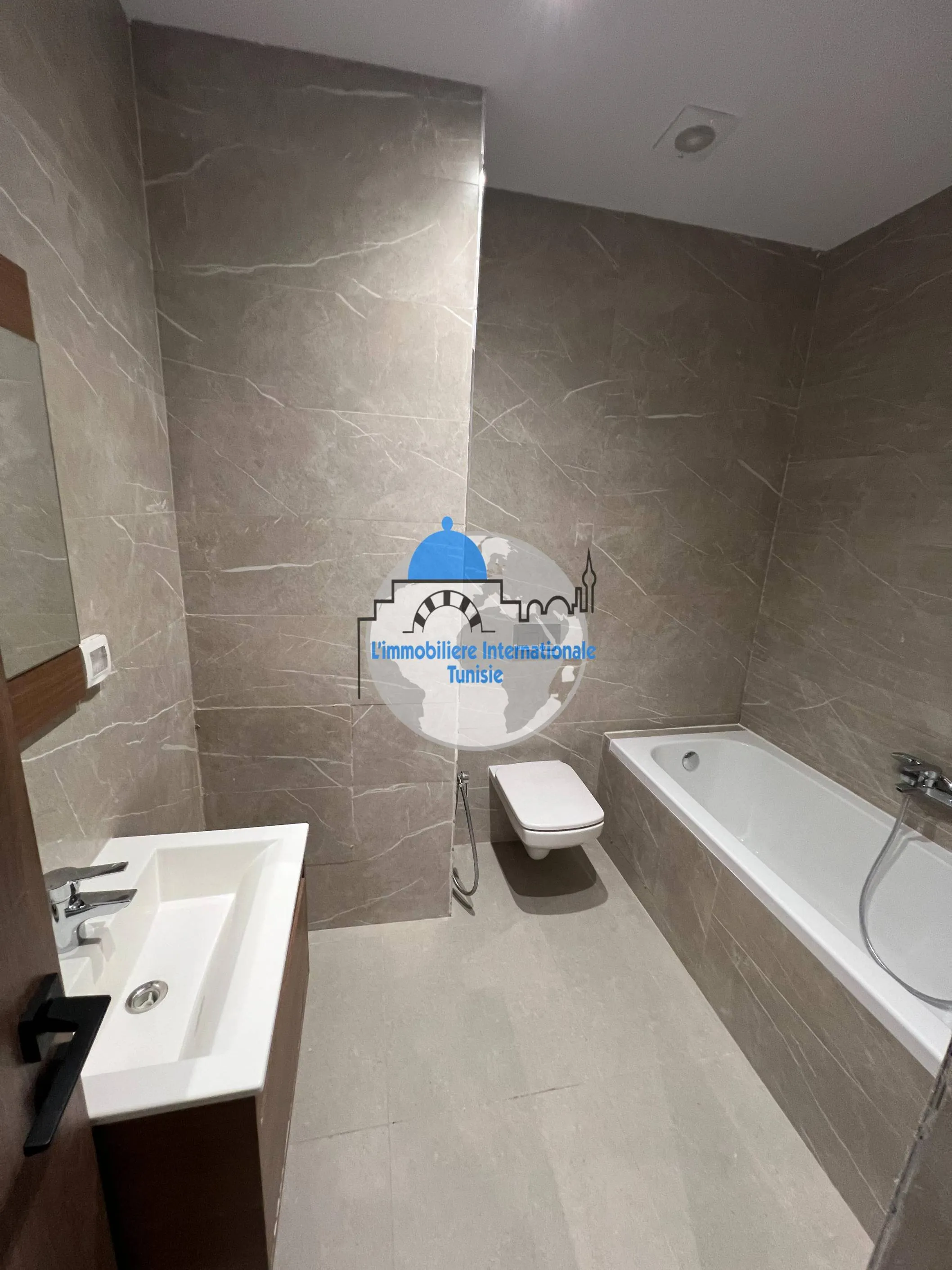 à louer un appartement en S+2 dans une nouvelle résidence R+4 à Sahloul 4, Sousse