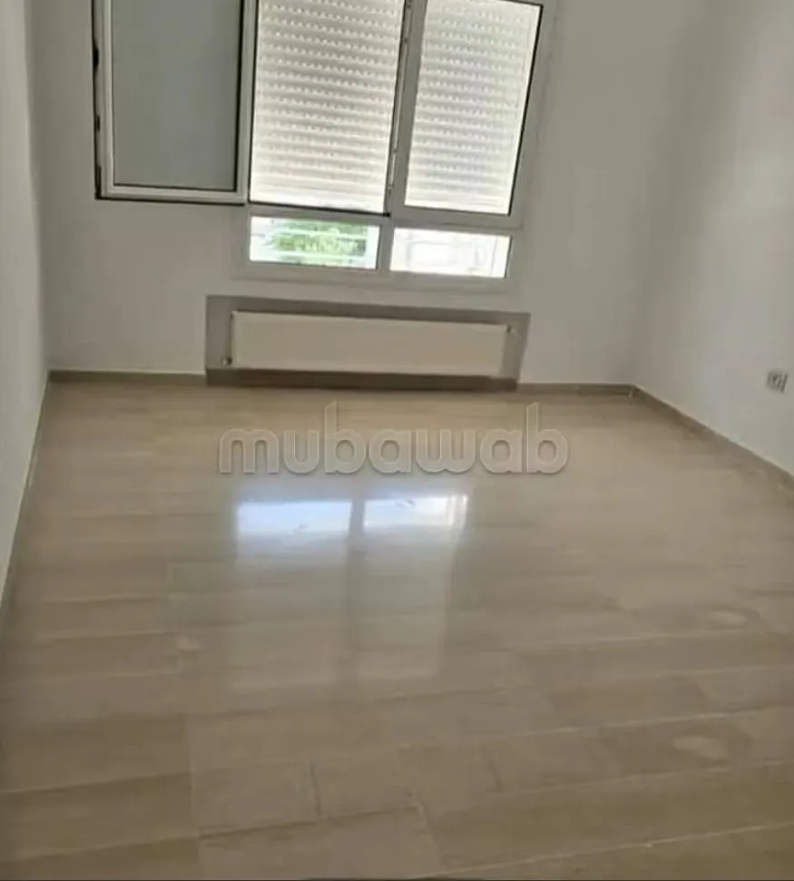 Location S3 vide à La Soukra