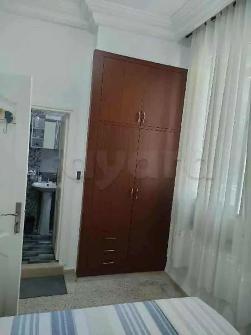 un studio s+1 meublé a loue a Beb Saadoun Prés de Faculté de Medecine et de L'isg