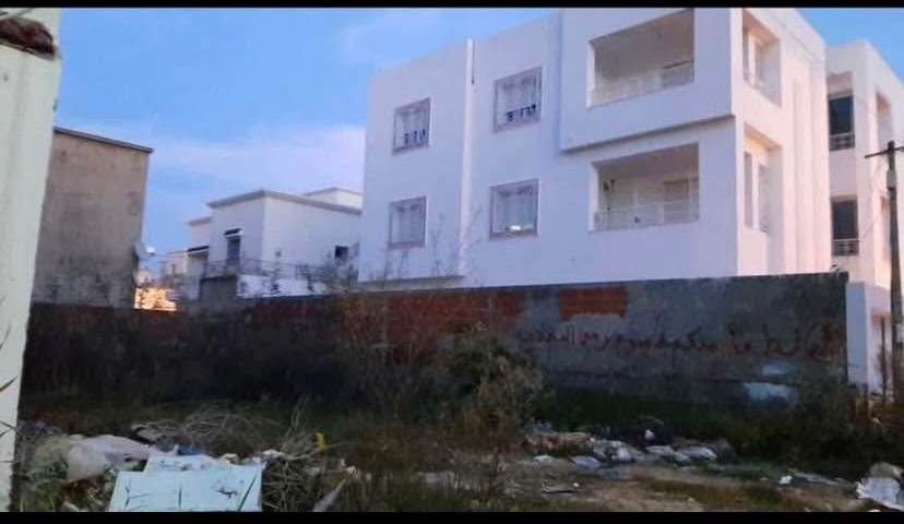 Superbe terrain à rades plage