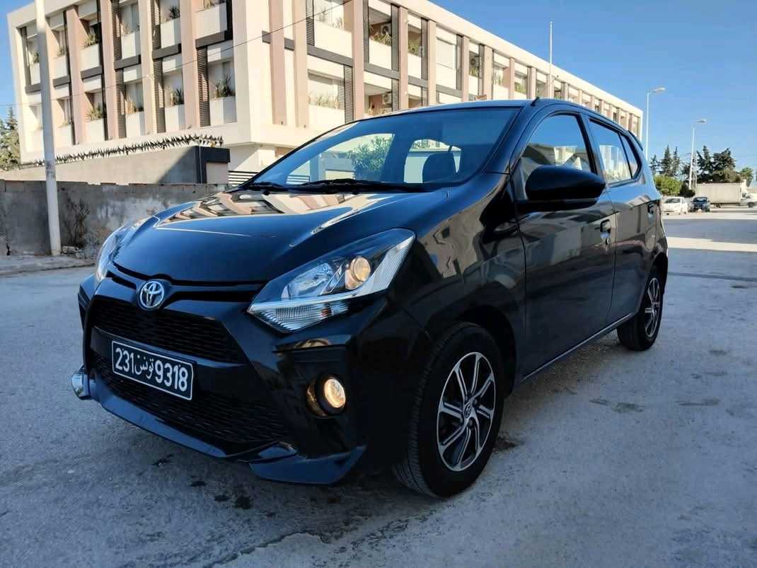 TOYOTA AYGO PREMIÈRE MAIN TRÈS PROPRE 