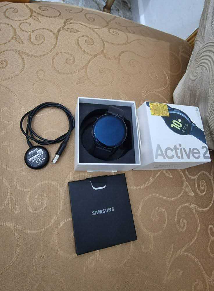 Montre connectée Samsung Galaxy Watch 4G Active 2 Noir Acier 40mm
