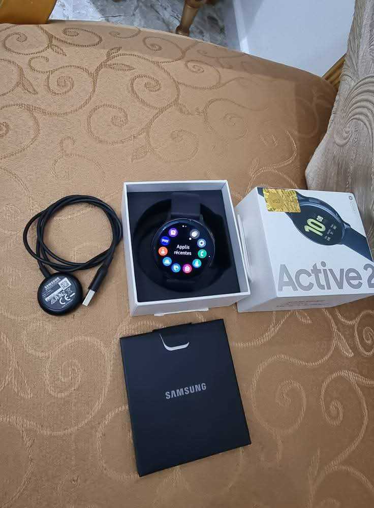 Montre connectée Samsung Galaxy Watch 4G Active 2 Noir Acier 40mm
