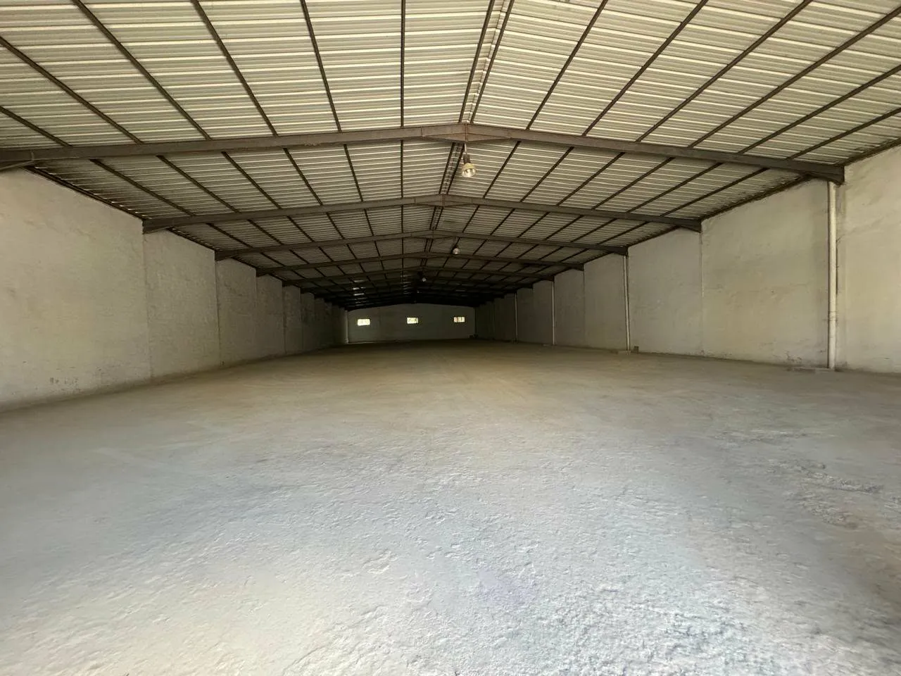 Grand dépot à louer 1500 m² à Bir el kassaa