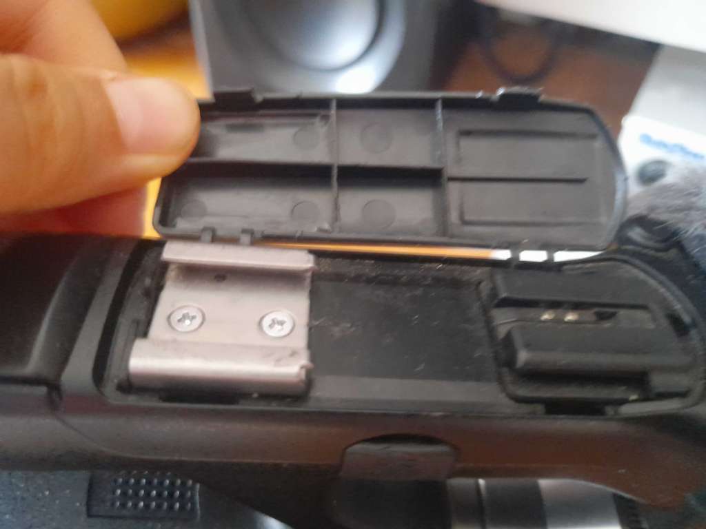 đŹ Sony NEX-VG20E Camcorder + 2 Batteries + Charger + Bag â Perfect for Filmmakers! đ„