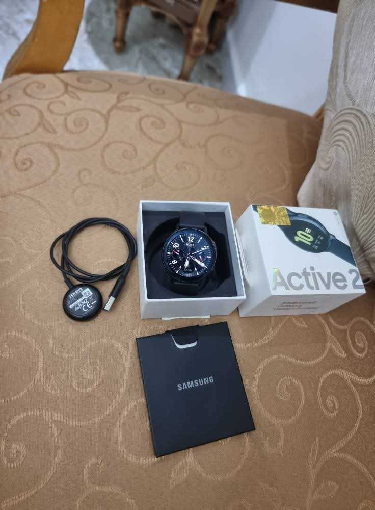 Montre connectée Samsung Galaxy Watch 4G Active 2 Noir Acier 40mm