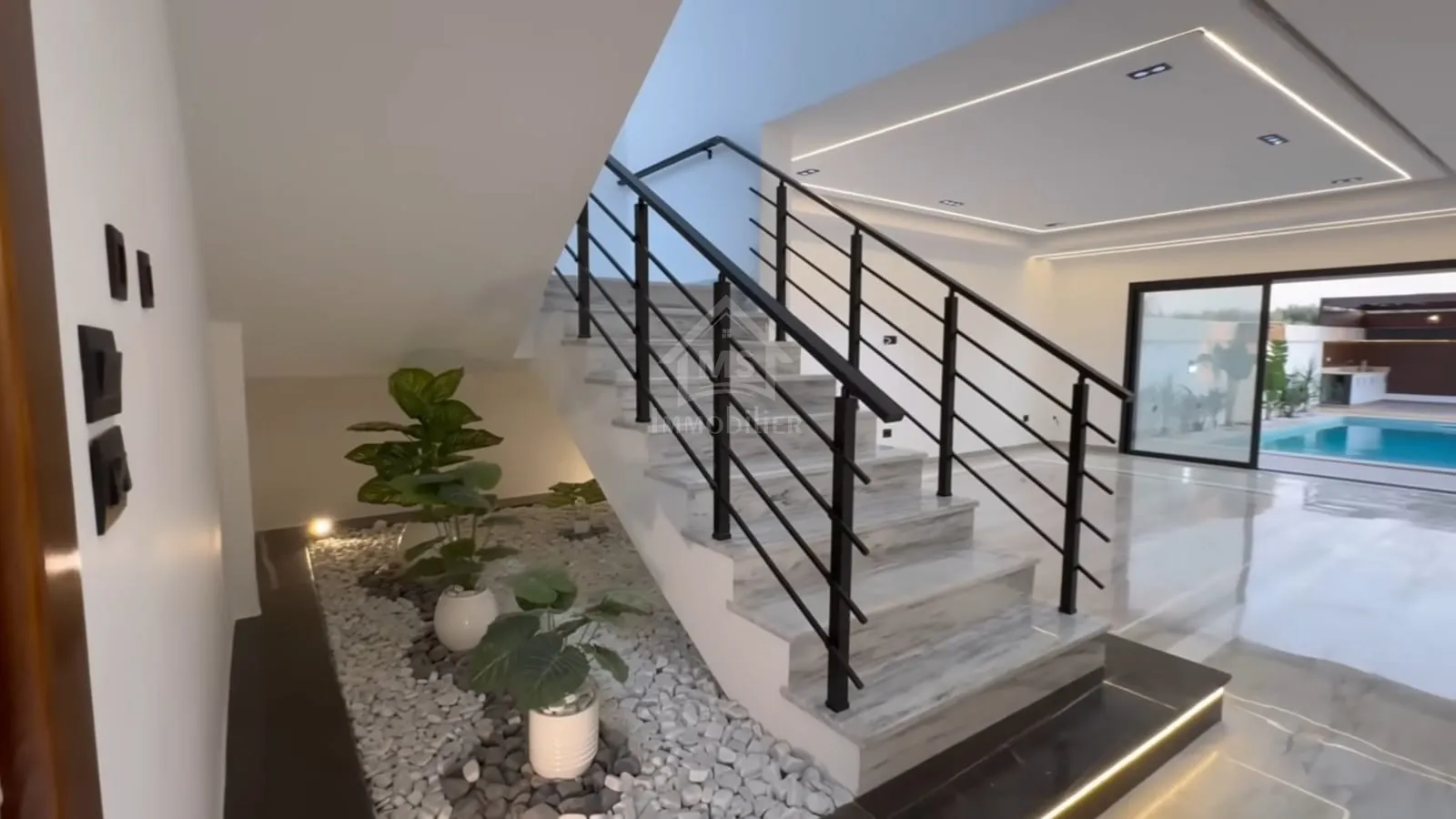 Villa S+4 toute neuve avec piscine à vendre à Hammamet Sud 51355351