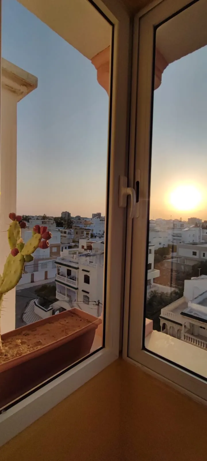 đ Ă SAISIR ! S+2 Lumineux avec Parking & Vue Ville Ă Khezema, Sousse