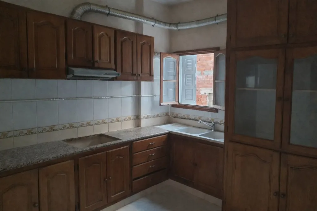 Maison R+1 à vendre au Mourouj 5 – À côté du collège,