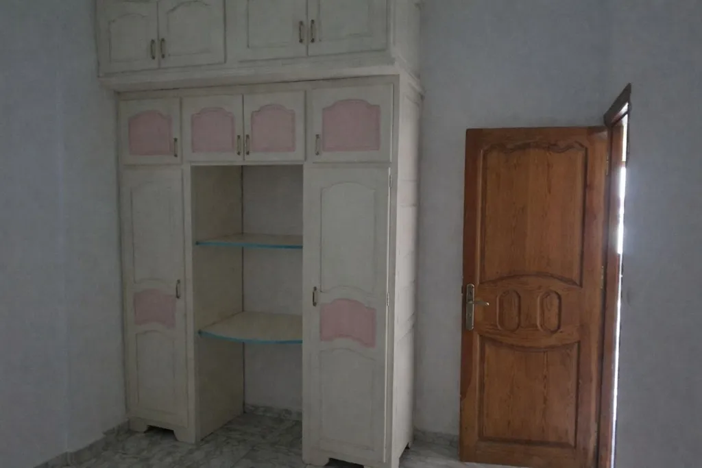 Maison R+1 à vendre au Mourouj 5 – À côté du collège,