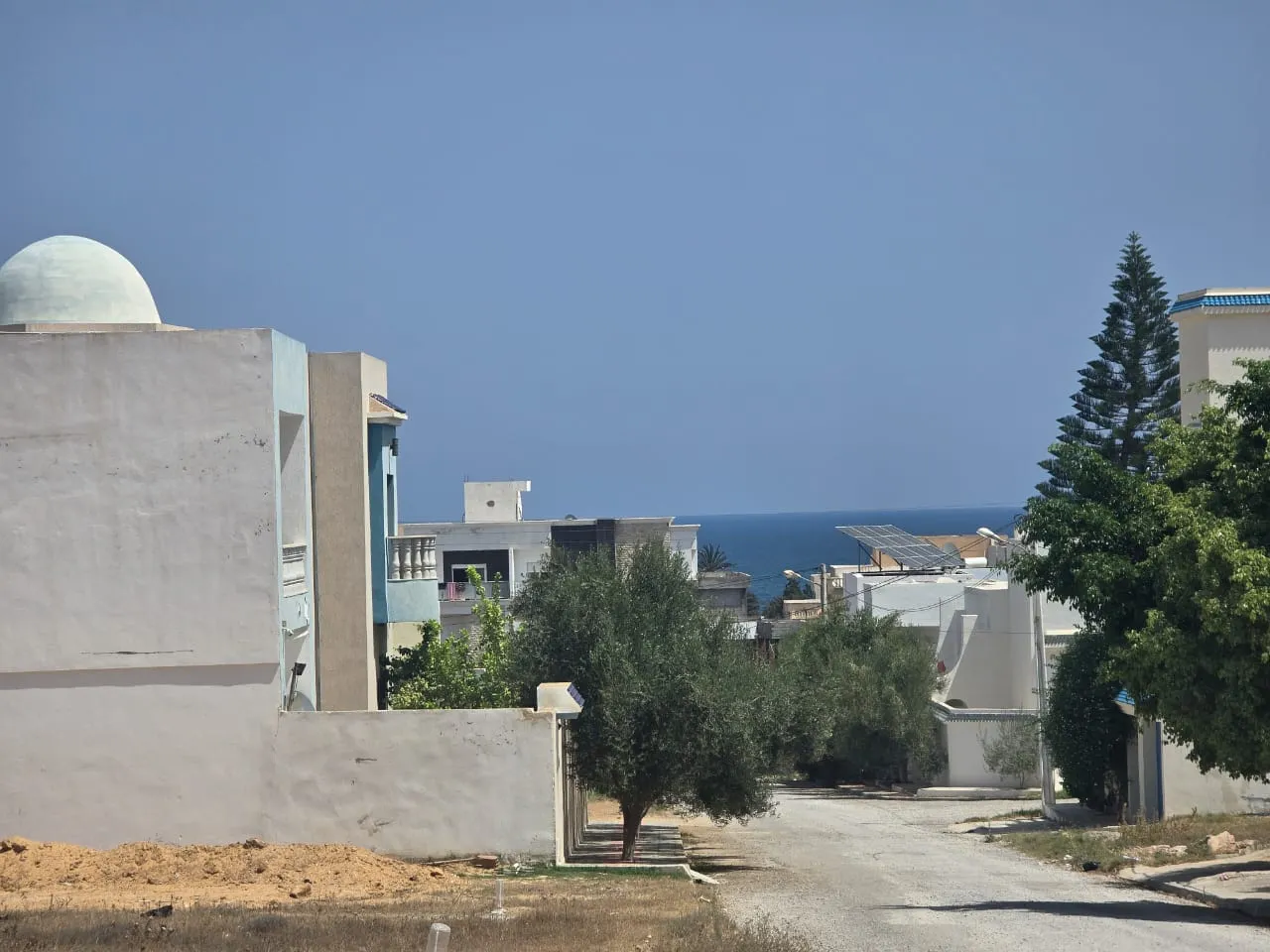 Des terrain à chatt_mariem vue dégagée Titre bleu