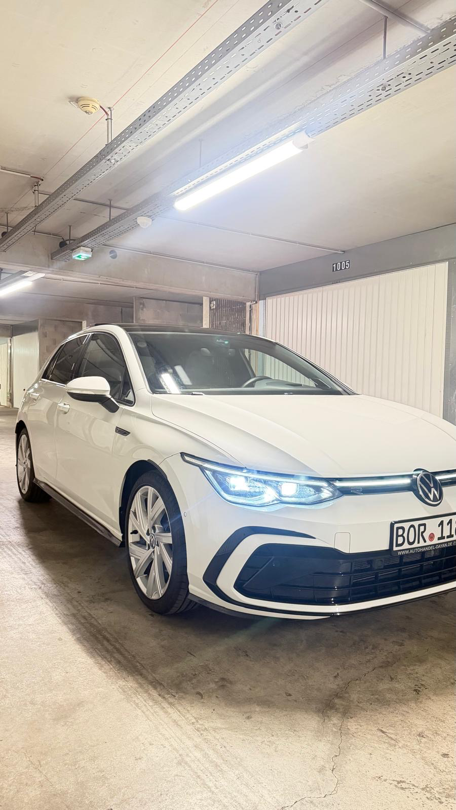 VOLKSWAGEN GOLF 8 R-LINE