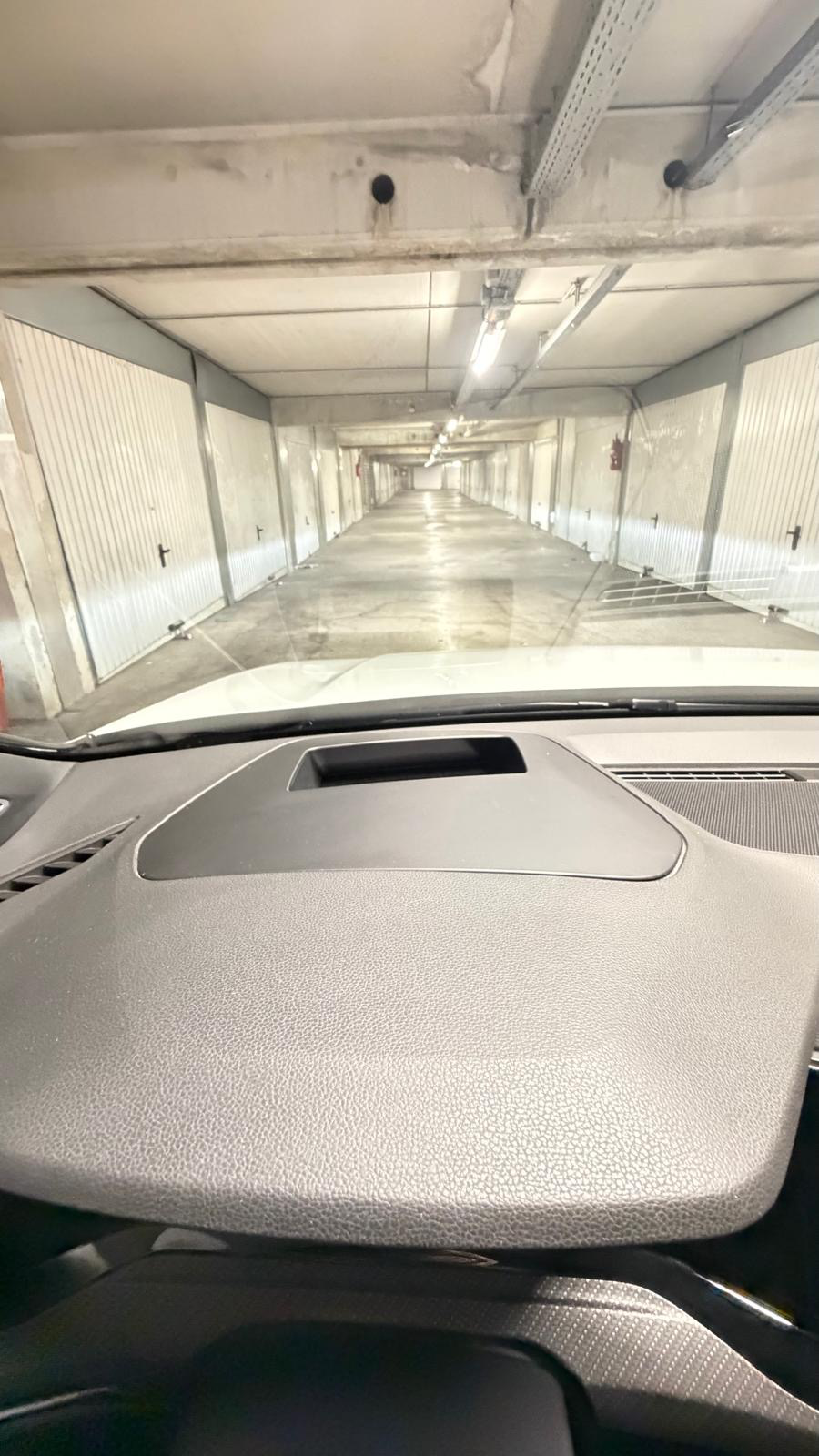 VOLKSWAGEN GOLF 8 R-LINE