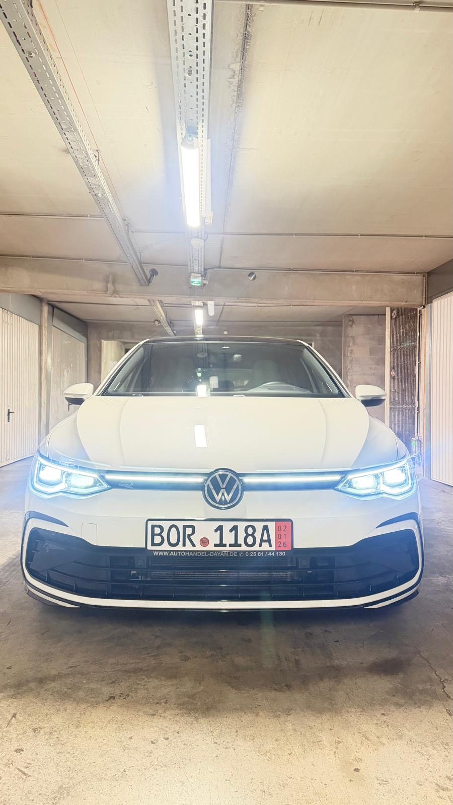 VOLKSWAGEN GOLF 8 R-LINE