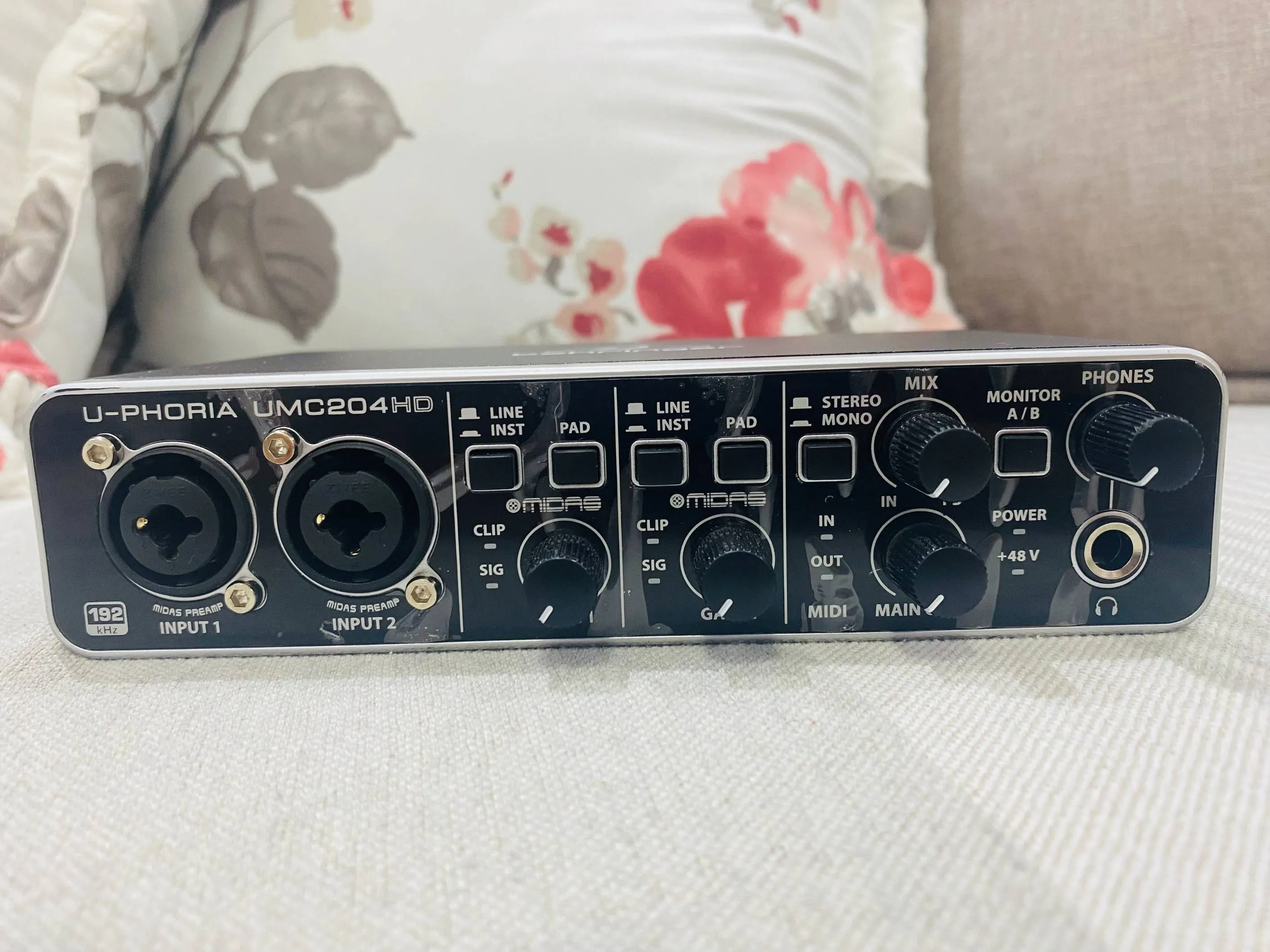 🎧 Behringer U-PHORIA UMC204HD – Carte son USB