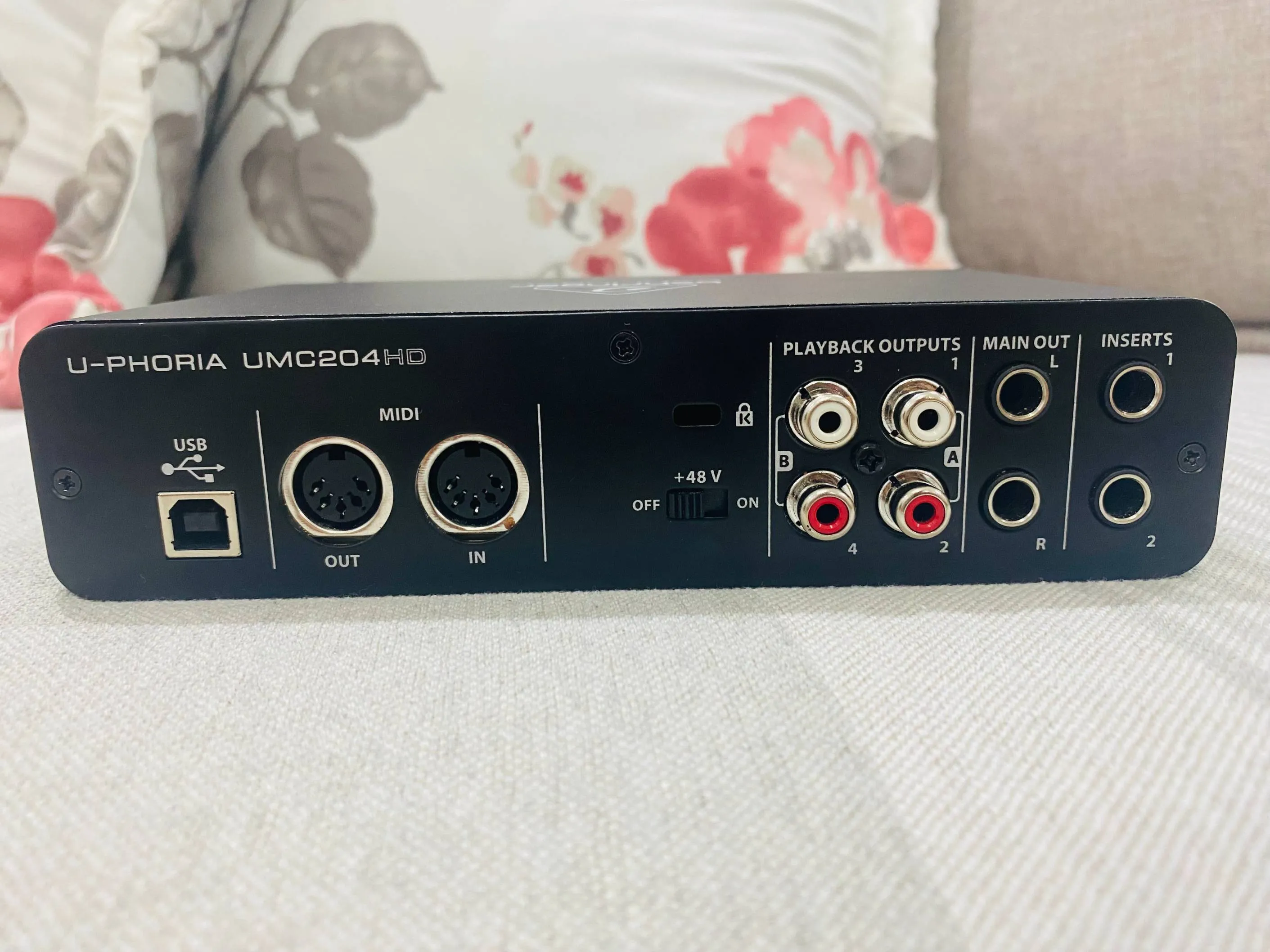 🎧 Behringer U-PHORIA UMC204HD – Carte son USB