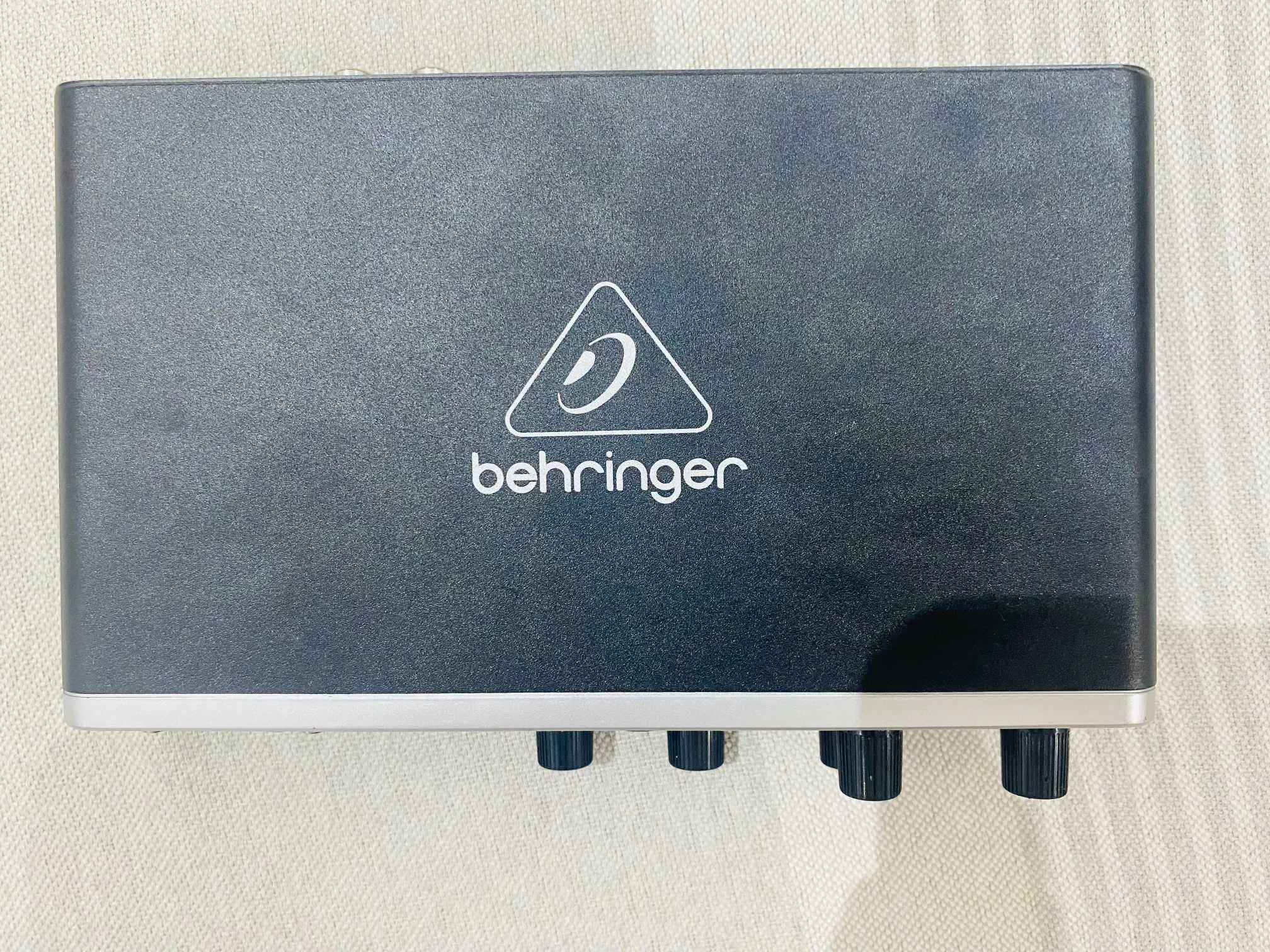 🎧 Behringer U-PHORIA UMC204HD – Carte son USB
